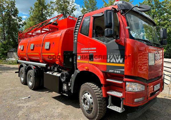 Бензовоз FAW 20 куб.3 секции. 18- 20 куб